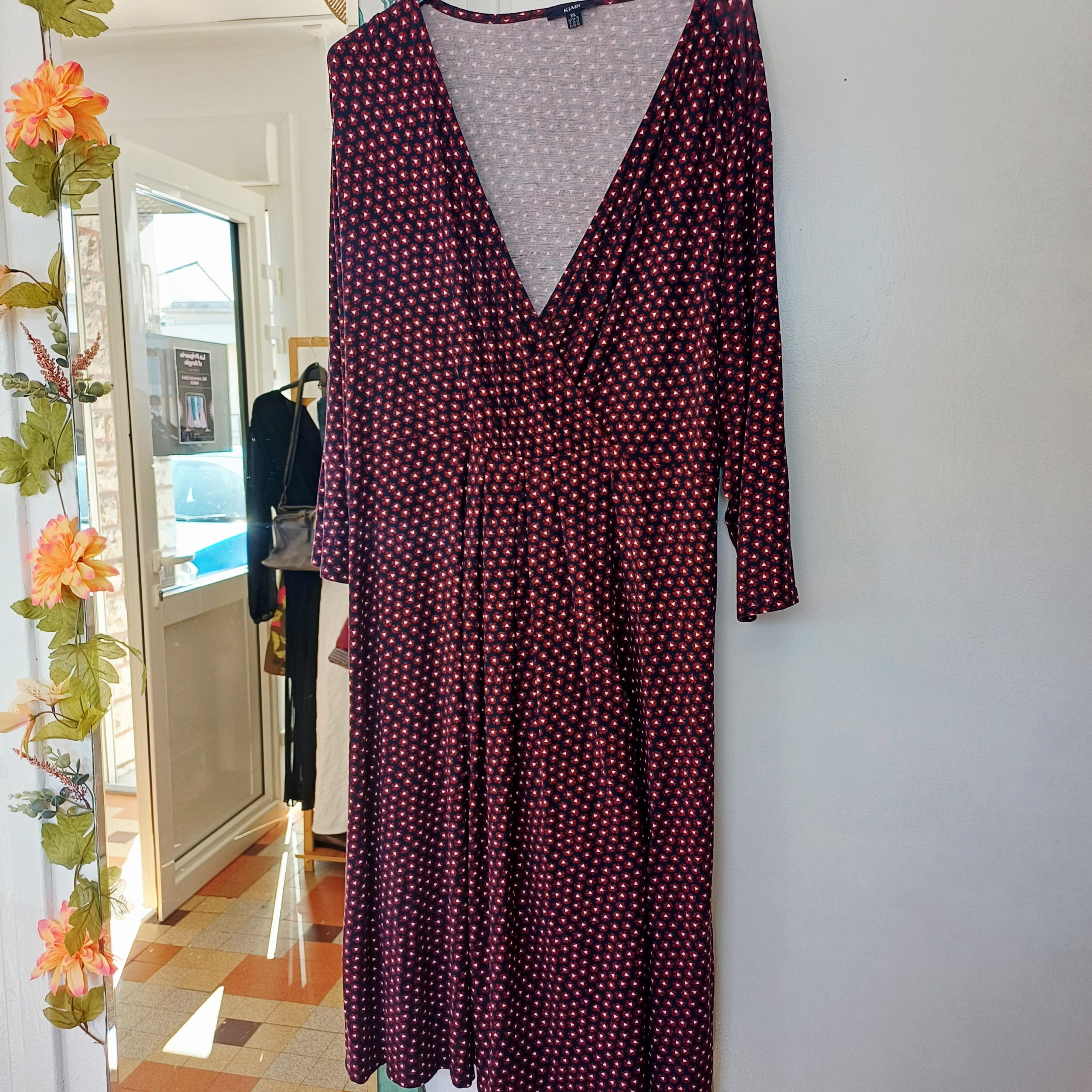 Robe kiabi bordeaux marine taille 54/56